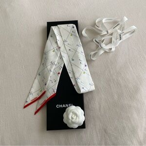 CHANEL Ski Slim Bandeau Scarf